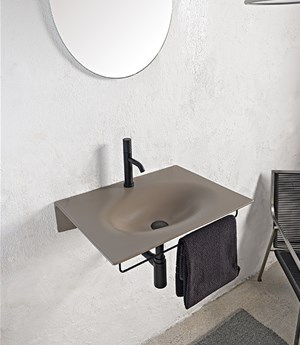 lavandino bagno sospeso con portasciugamani