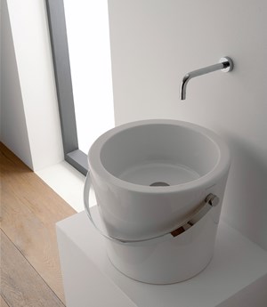 lavabo a secchiello dal design moderno